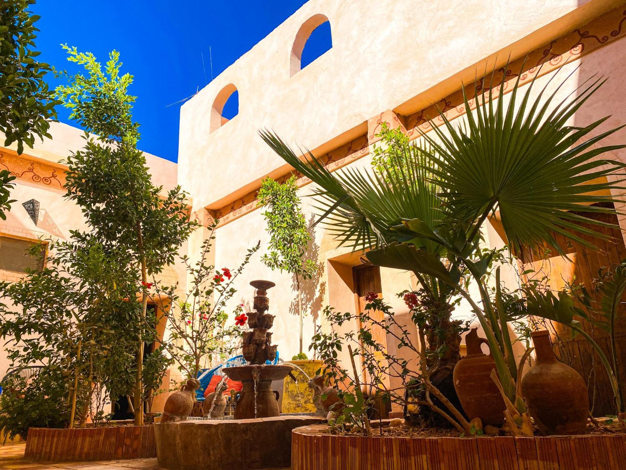 Auberge Ayouze Aït-Ben-Haddou Exterior foto